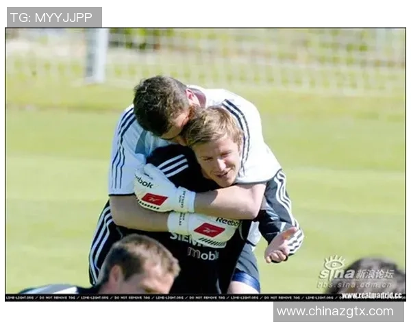 美国足球明星的妻子们揭秘她们的爱情故事与生活点滴 美国足球明星的妻子们揭秘她们的爱情故事与生活点滴